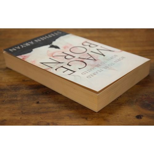Mageborn | Magic | Mickle & More Second-Hand Books