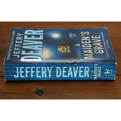 A Maiden's Grave | Suspense | Mickle & More Second-Hand Books