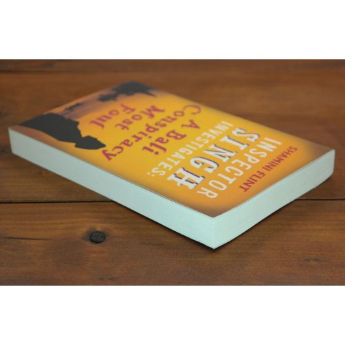 Inspector Singh Investigates: A Bali Conspiracy Most Foul (Book 2 of Inspector Singh Investigates mystery series) | Mystery | Mi